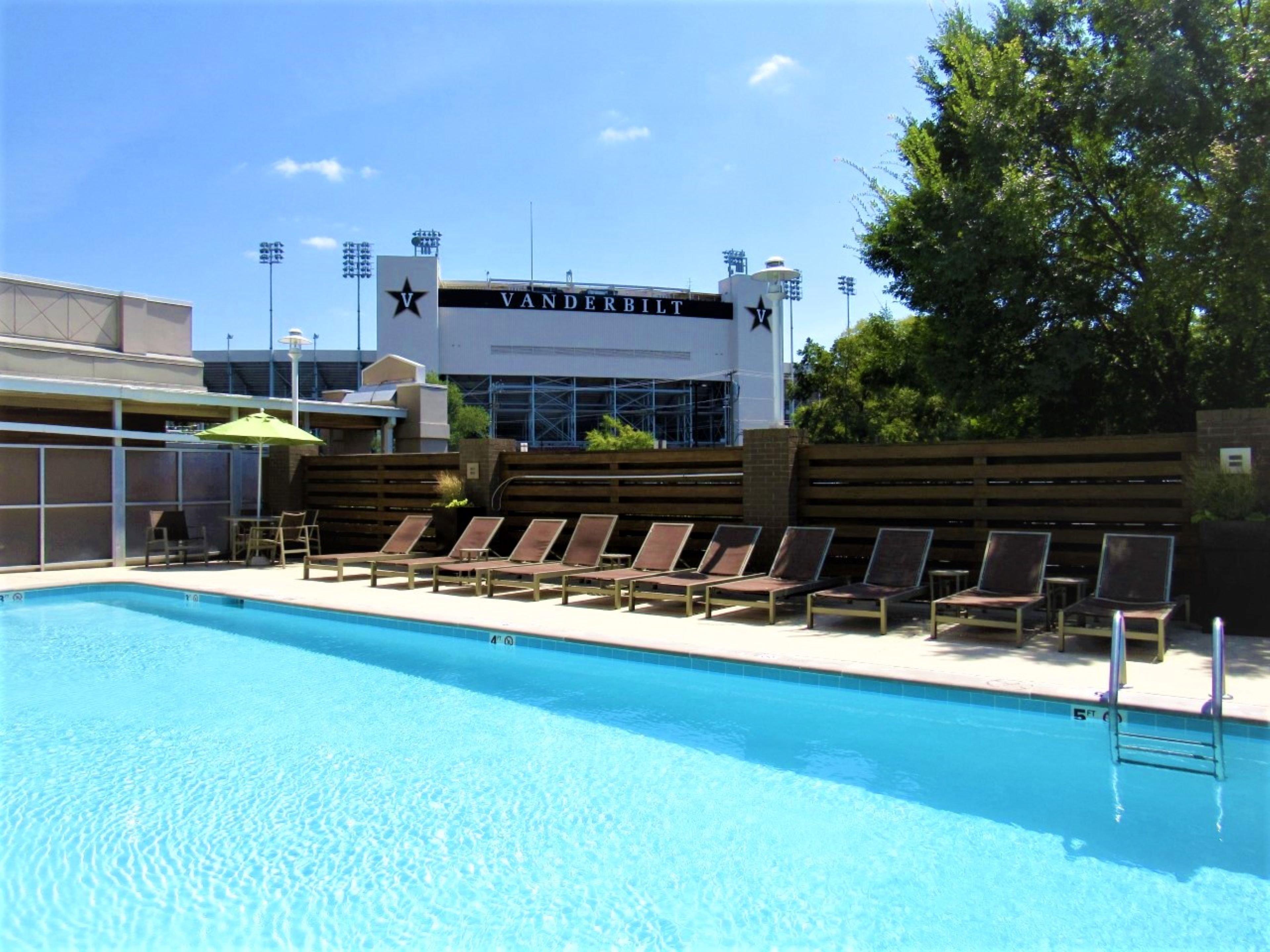 Holiday Inn Nashville - Vanderbilt - Dwtn By Ihg Exterior foto