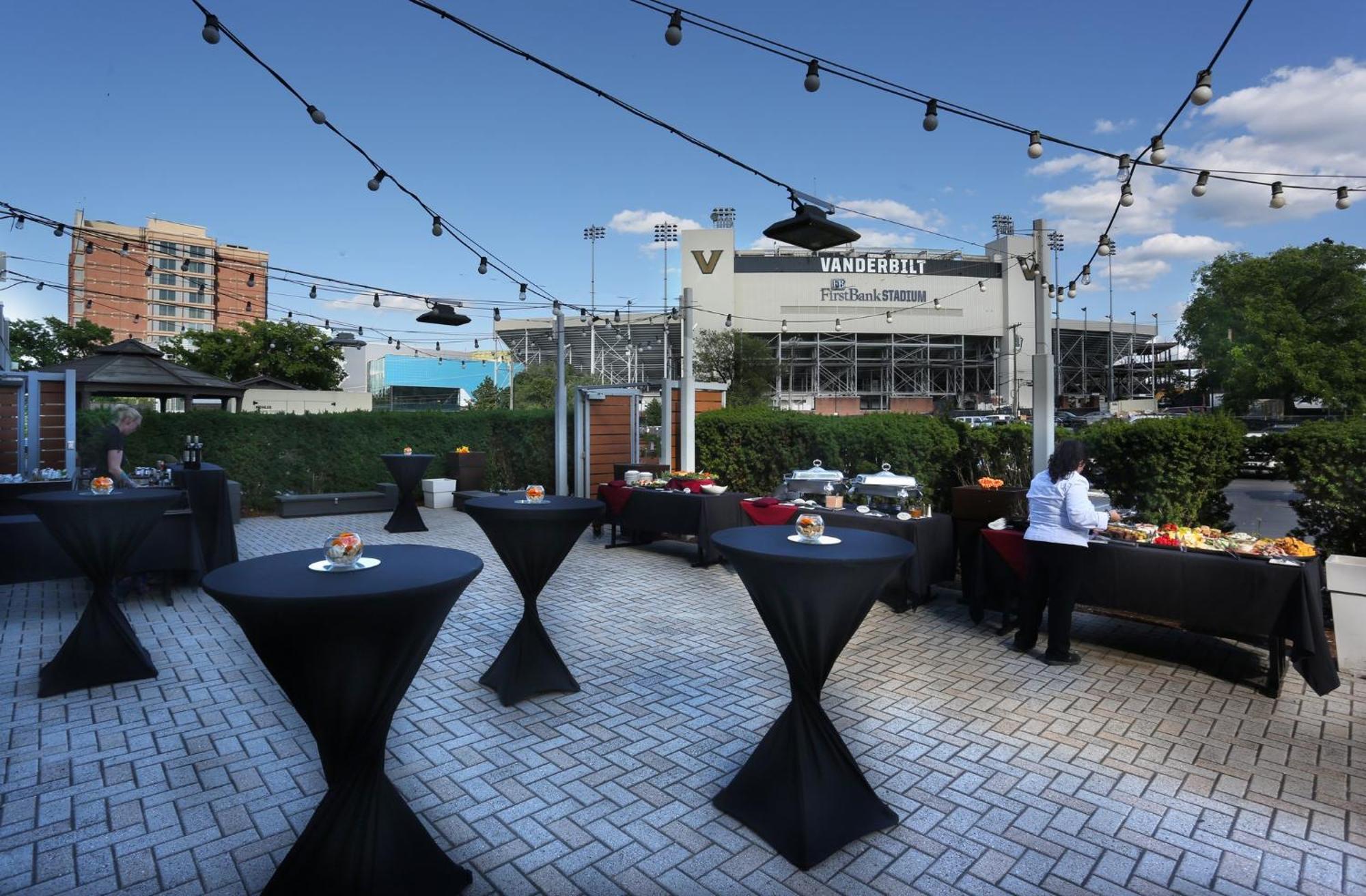 Holiday Inn Nashville - Vanderbilt - Dwtn By Ihg Exterior foto