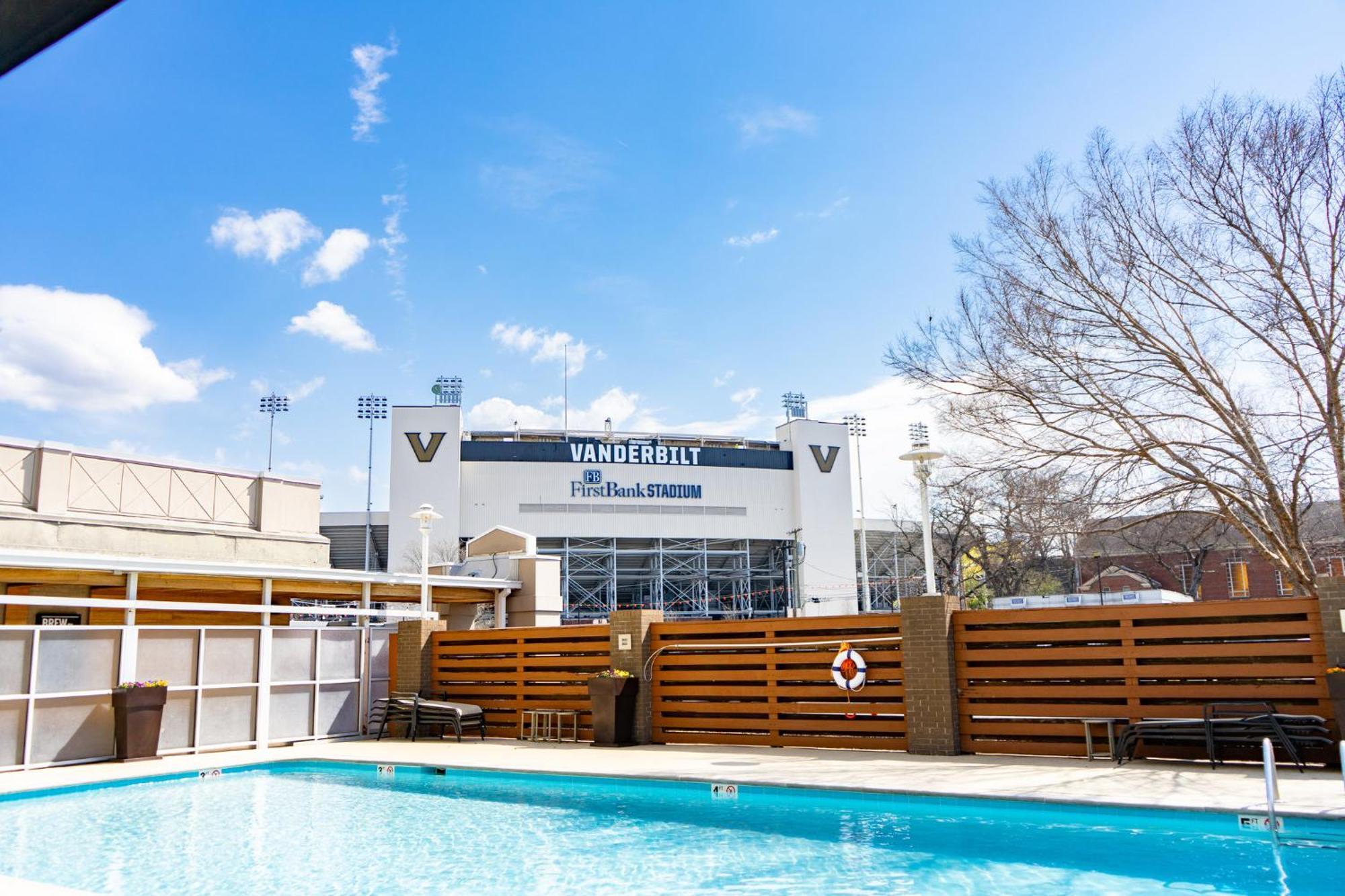 Holiday Inn Nashville - Vanderbilt - Dwtn By Ihg Exterior foto